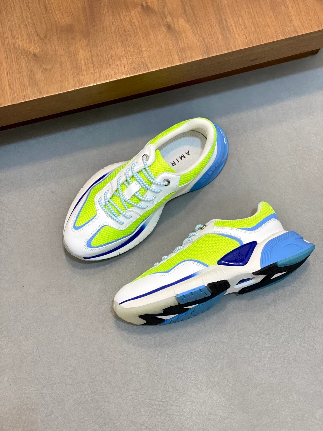 💰740 AMIRI's new men's casual sports shoes, made of first-layer cowhide leather uppers and spliced ​​with original breathable mesh, rich in three-dimensionality, contrasting color design, simple style, fashionable and sporty, breathable mesh lining, original ultra-light outsole, a must-have item for daily leisure! Size: 38-45 (38, 45 customized)